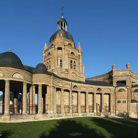 Budget Avec Parking Au Centre-ville 아파트 Charleville-Mézières